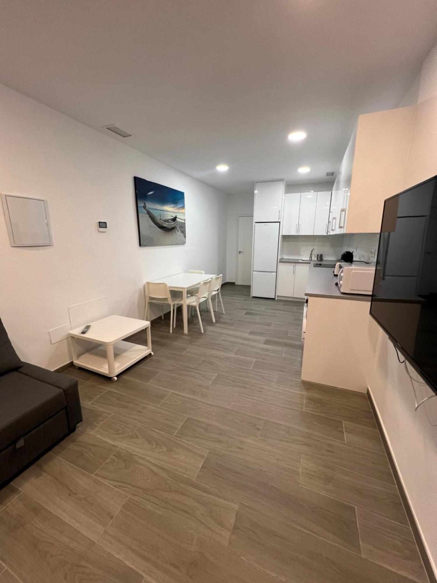 Apartamentos Montalvo Metropolis A توريمولينوس المظهر الخارجي الصورة